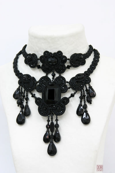 Essence Showstopper Statement Necklace